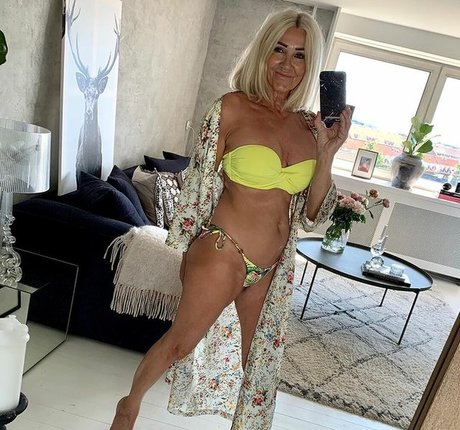 lesbian anal onlyfans hot sex pics