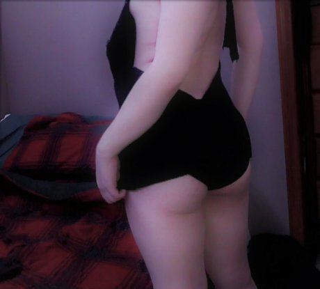 raccoonwaifuwu naked pornstar img