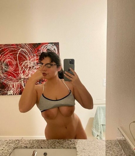 ninaxcarolina model image