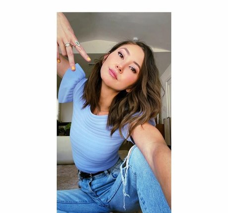 Kimiko Glenn sexy actress archive