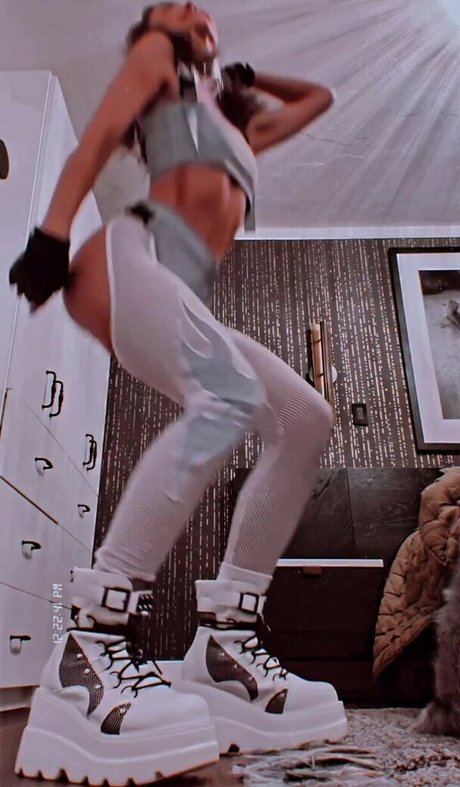 Kimiko Glenn high quality pornstar images