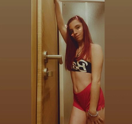 Oceane Licorne model hd img