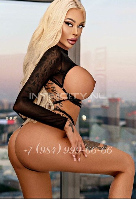 Djessika Eddison pretty model photo