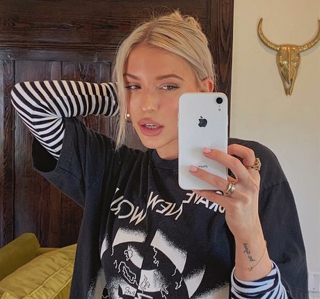 Lennon Stella star perfect image