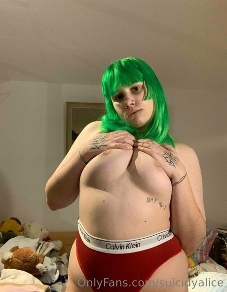 suicidyalice model high quality photo