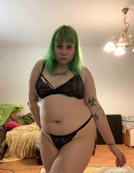 suicidyalice pretty pornstar photos