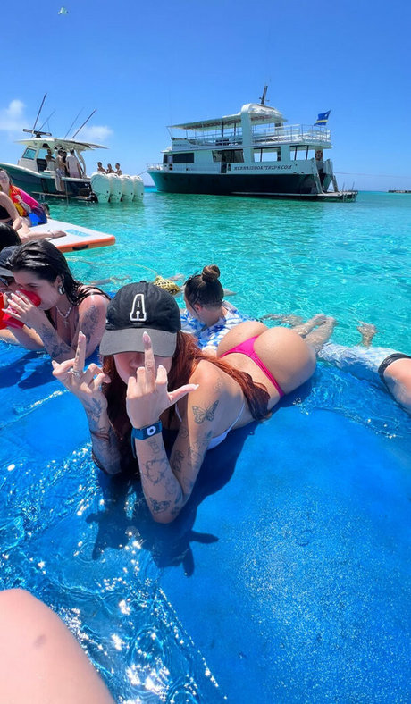 Lara Silva hot pornstar gallery