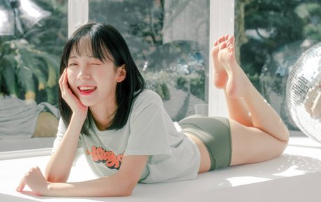 leeesovely best model photos