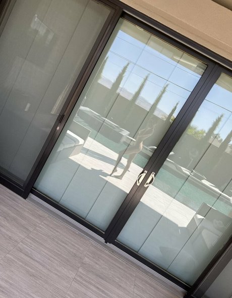 Helloitslynne pornographic star photo