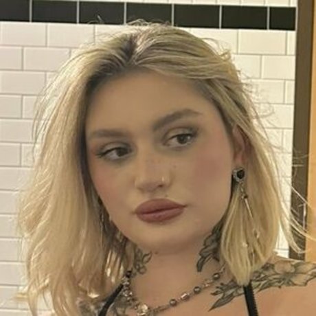 karleexrosee high quality actress pictures