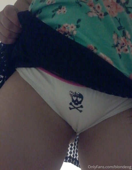 blondeog perfect actress photo