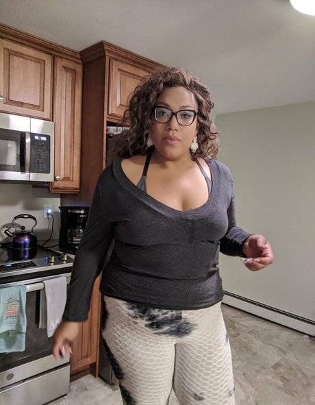 worship nicoles soles sexy actress galleries