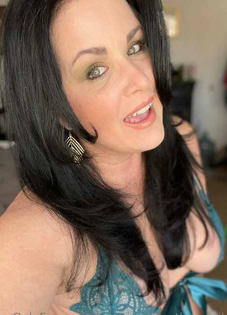 evparrishsouthernmil art model photo