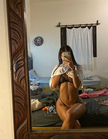 carla secret star hd pics