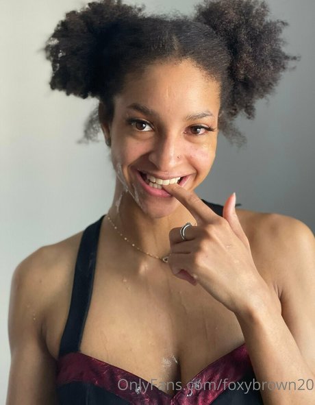 Foxybrown20 sexy model img