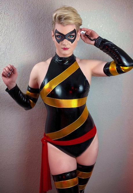 AlsoAshley pornographic actress pic