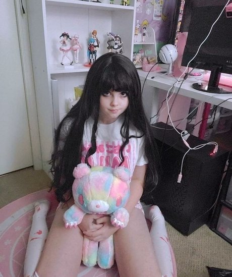 Michellemaeday sexy actress pictures