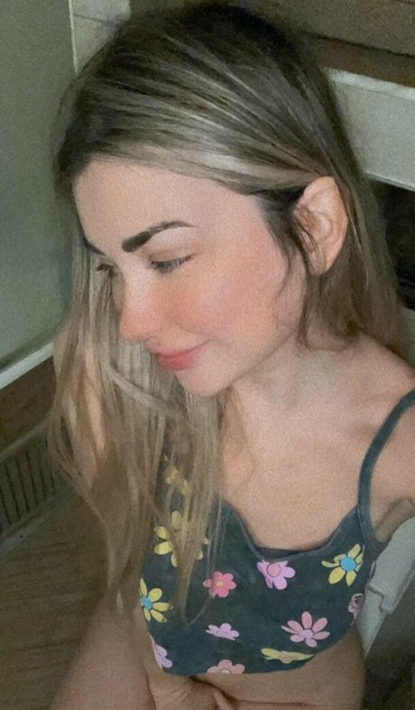 Ahrinyan naked pornstar photos