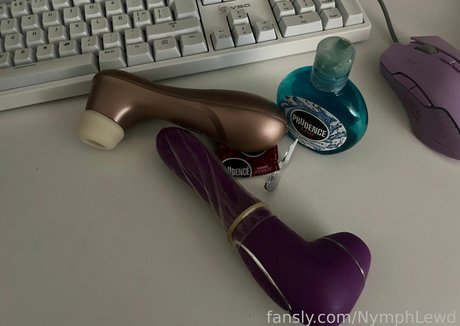 NymphLewd star erotic pic