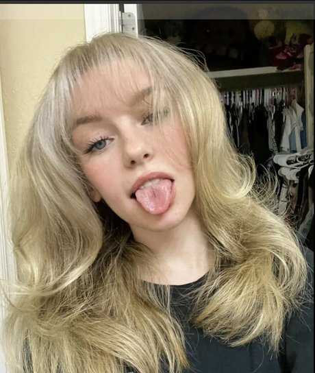 NaomiSkyex pornstar adult photo