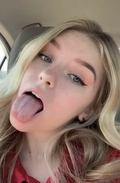 NaomiSkyex high quality actress pics