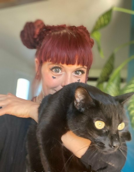 oliviajarden4free pretty actress pics