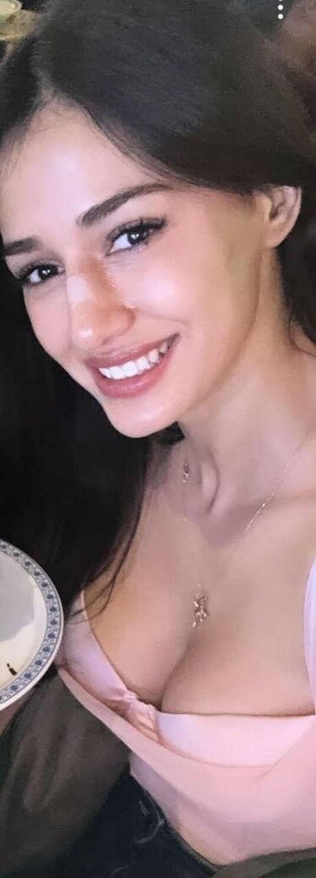 Disha Patani hot model photos