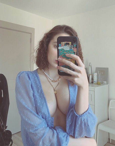 summermur pretty actress photo