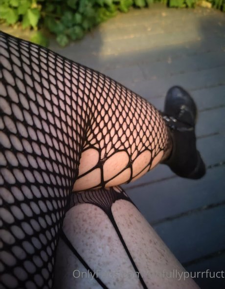 sinfullypurrfuct hd model pics