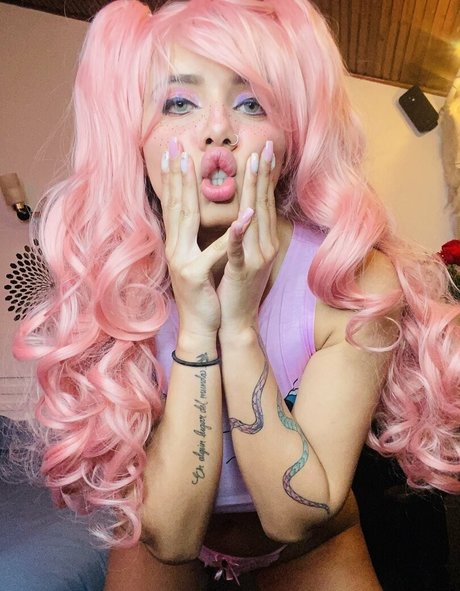 angiemx free sexy model picture