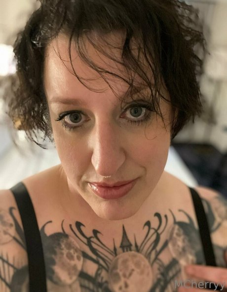 mcherryyy model top pictures