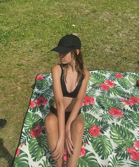 Julia Dreams Angel pretty star pictures