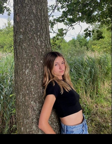 Julia Dreams Angel star nudes photos