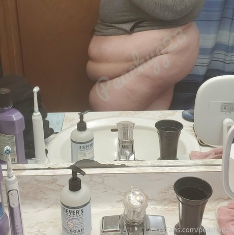 peachyg28 pornstar sexy pictures