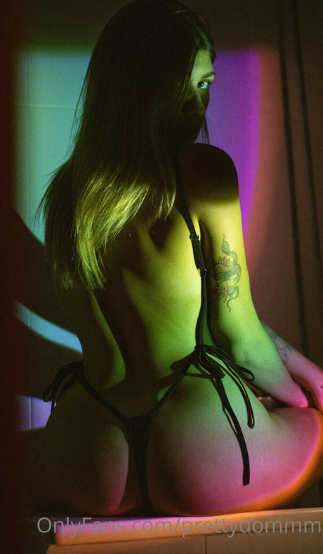 prettydommm nude star img