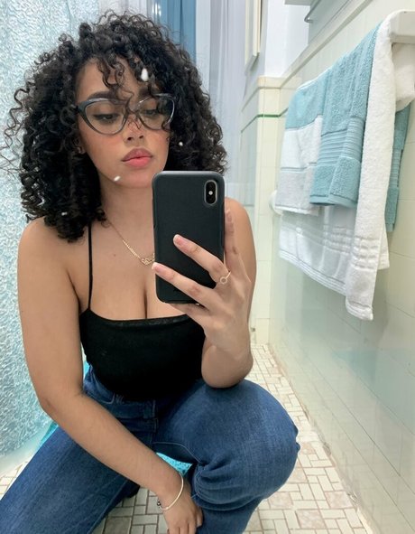 itsqueennovaa star porn img