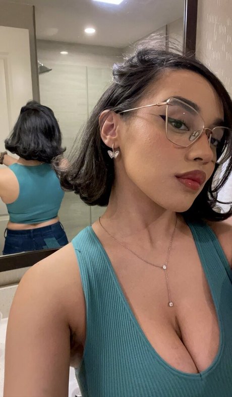 itsqueennovaa exclusive actress images