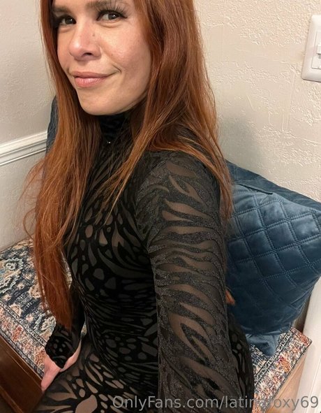 latinafoxy69 star naked pic