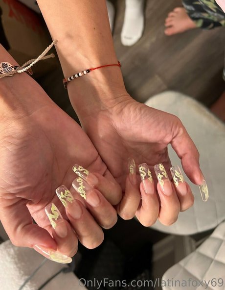 latinafoxy69 model hot photo