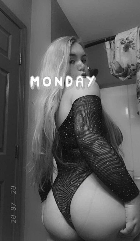 oliviaskiesvip top star photo