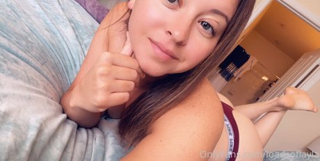 LoadsofLayla pornstar exclusive picture