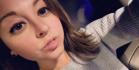 LoadsofLayla pornstar erotic img