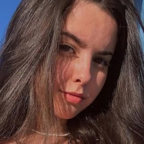 Thais Silva high quality model image