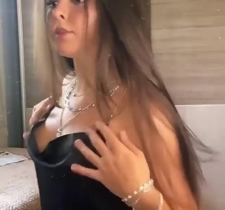 Thais Silva pretty star galleries