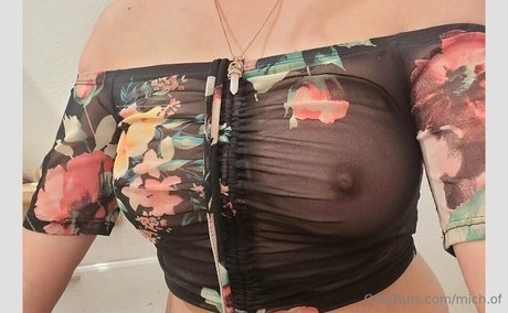 mich of star naked photo