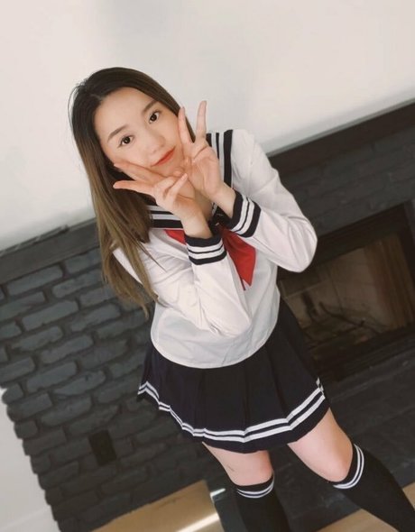 Plushys xxx model photo