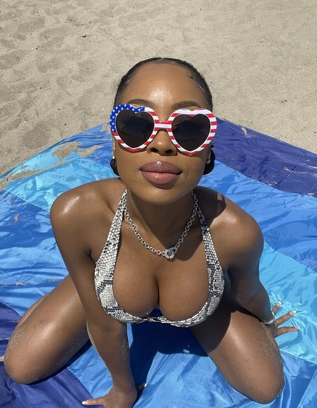 ninadoesitall exclusive model pics