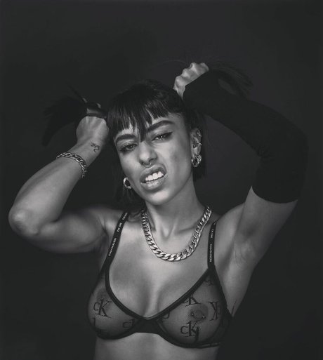 Adva Lachiany art star photo