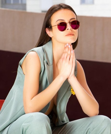 Agam Marmour star xxx picture