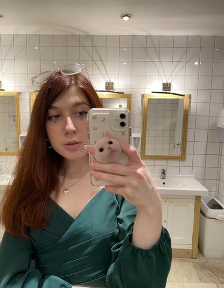 PutinLoxEbany model xxx pictures